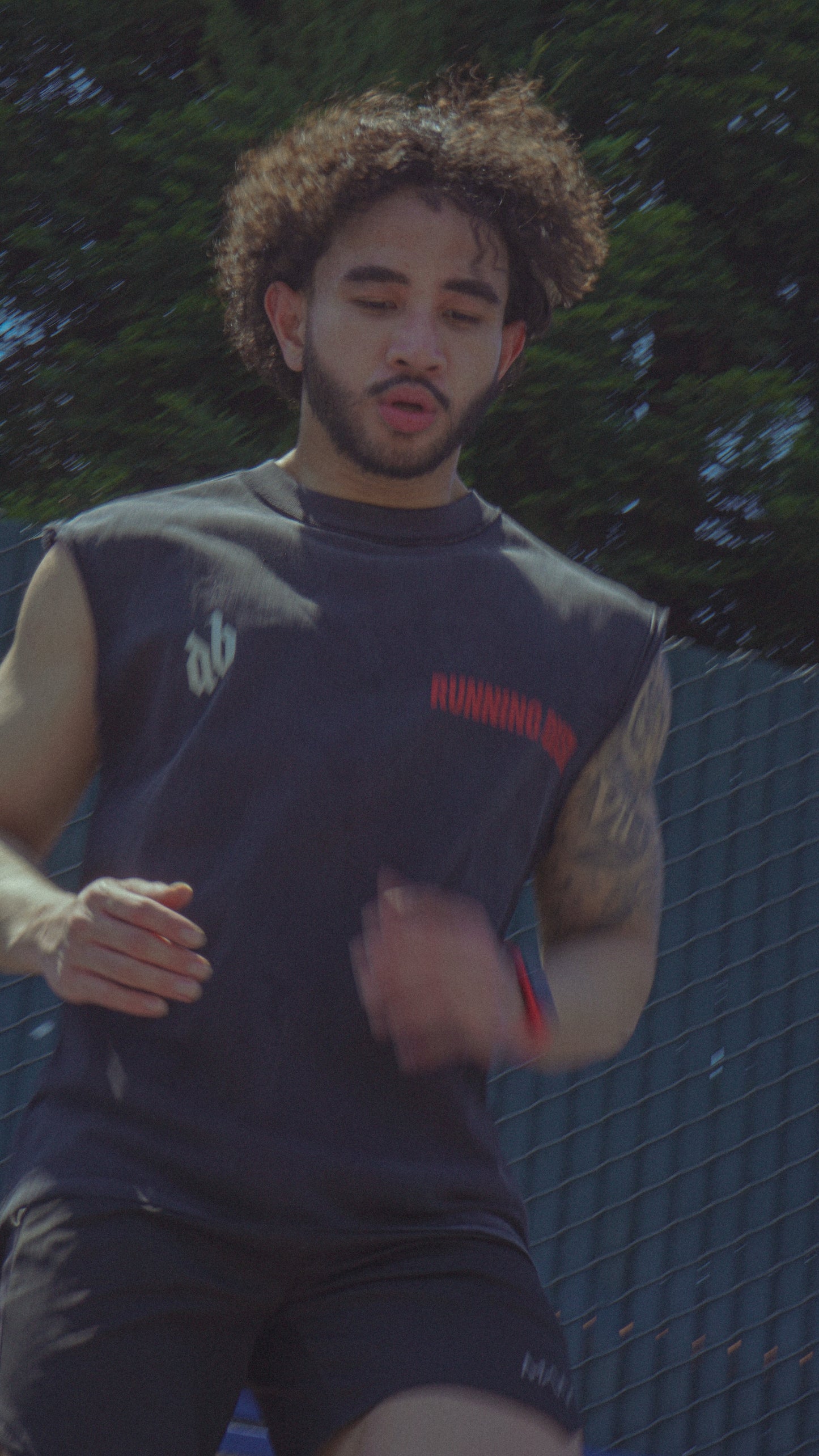 RUNNERS DIVISION CUT OFF TEE